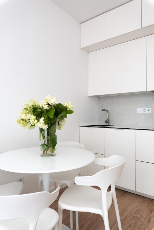 Brand New And Modern 1bdr *