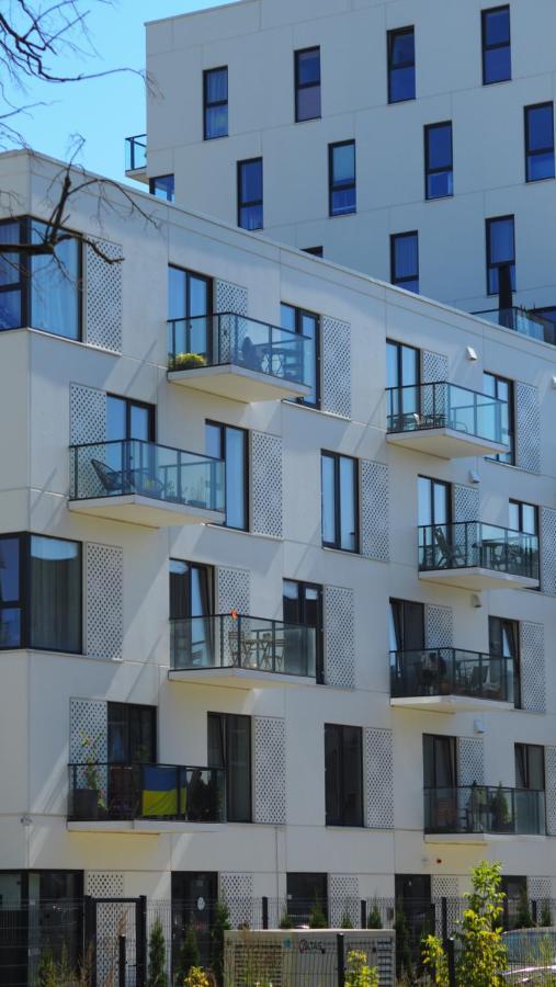 Brand New And Modern 1bdr *