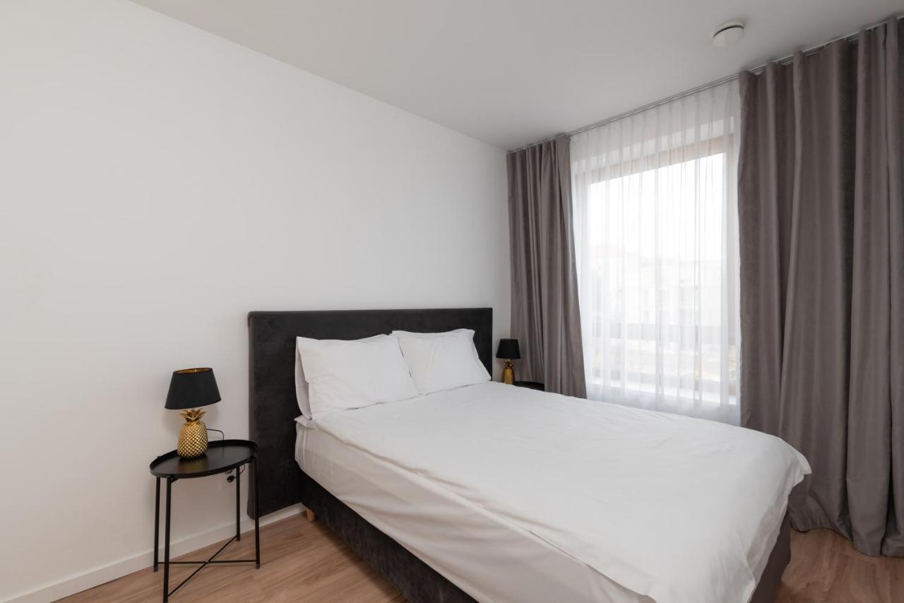Brand New And Modern 1bdr VNO